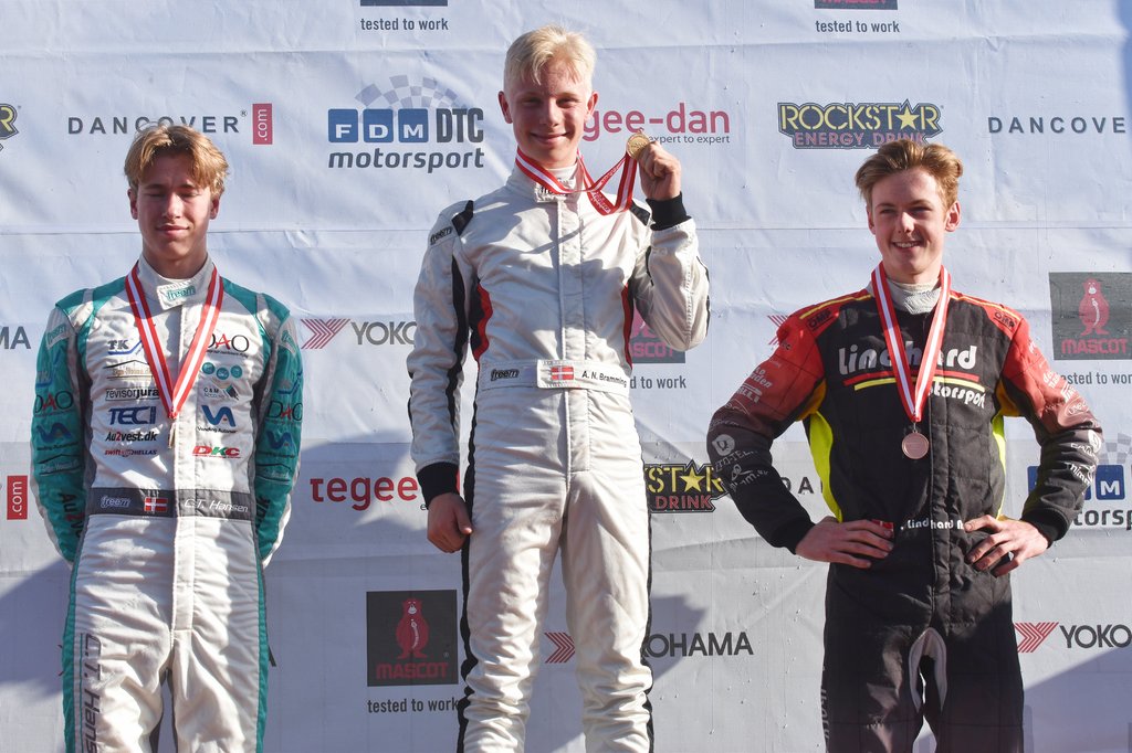 Aske Nygaard Bramming med DM medalje
(Foto: Claus Nygaard)